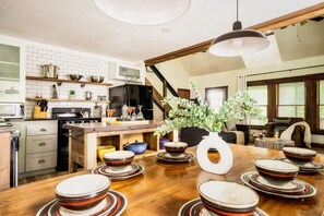 Interior - Private modern rustic cabin close to everything. (Pigeon Forge)