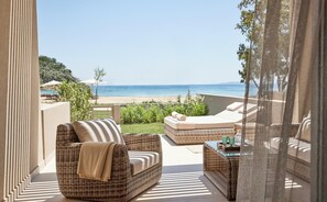 Minibar, desk, soundproofing, free WiFi