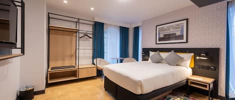 Deluxe Room | In-room safe, laptop workspace, iron/ironing board, free WiFi