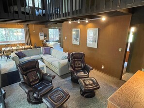 TV, fireplace, streaming services