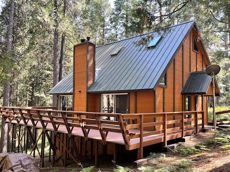 Extérieur. Fish Camp Cabin