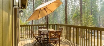 Honey Bear Cabin In Yosemite