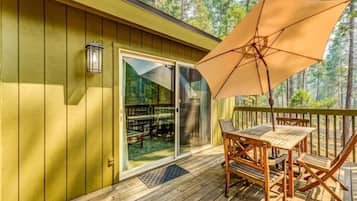 屋外ダイニングエリア