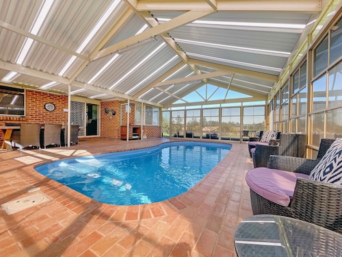 Nottage Cottage - Gateway to the vineyards