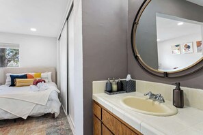 Shower, hair dryer, shampoo - Relaxing 4BR Joshua Tree Home w/ Pool & Pool Table (Yucca Valley)