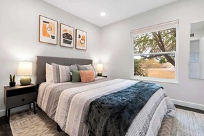 4 bedrooms, travel crib, WiFi, bed sheets - Relaxing 4BR Joshua Tree Home w/ Pool & Pool Table (Yucca Valley)