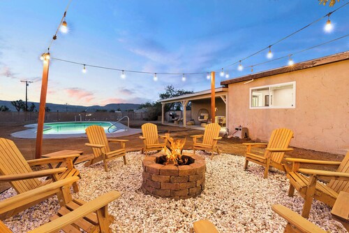 Relaxing 4BR Joshua Tree Home w/ Pool & Pool Table