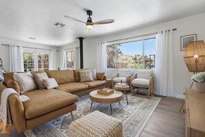 TV, fireplace, offices