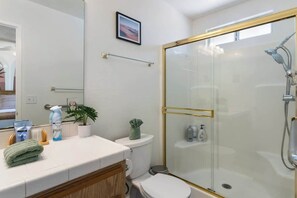 淋浴設備、風筒、番梘、洗頭水