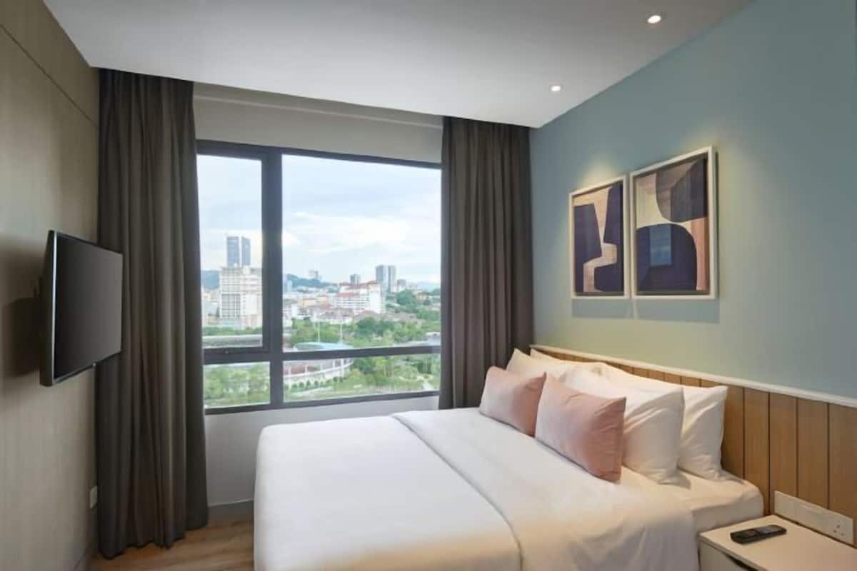 In-room safe, desk, blackout curtains, free WiFi