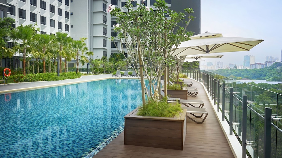 Komune Living & Wellness in the Park