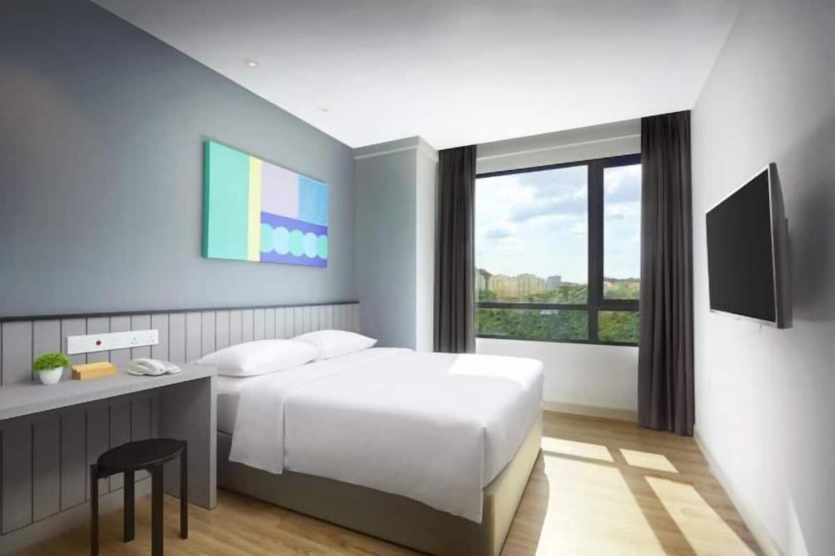 In-room safe, desk, blackout curtains, free WiFi