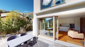 تناول الطعام بالخارج