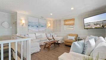 House, 3 Bedrooms | Living room