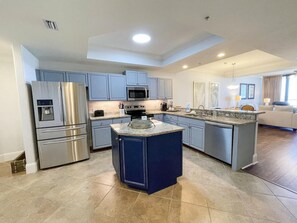 Bloc d'apartaments, 3 dormitoris | Cuina privada