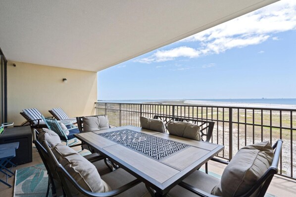 Condo, 3 habitaciones | Vista del balcón