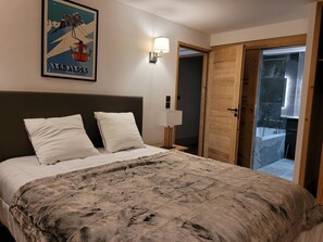 4 bedrooms, free WiFi - Bright apartment in La Rosière with garden and spa (Montvalezan-La Rosière)