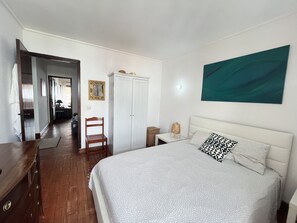 2 bedrooms, individually furnished, free WiFi, bed sheets - A Casa de Sesimbra com VISTA MAR (Sesimbra)