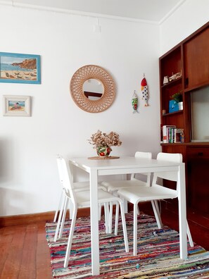 In-room dining - A Casa de Sesimbra com VISTA MAR (Sesimbra)