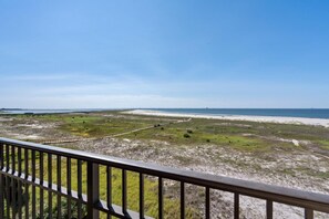 Condo, 2 habitaciones | Balcón