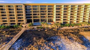 Condo, 2 Bedrooms | Exterior