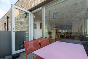 Outdoor dining - Quiet Flat Close to London Top Attractions (London)