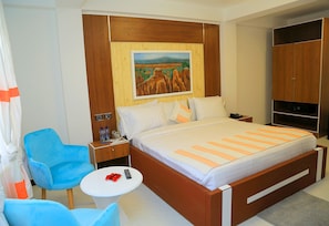 Standard Single Room | Minibar, in-room safe, desk, laptop workspace - Abat Guest House (Addis Ababa)