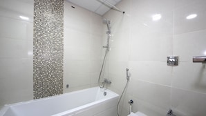 Standaard appartement | Badkamer | Een haardroger