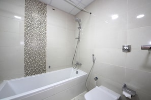 Standard-Apartment | Badezimmer