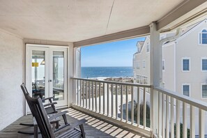 Property grounds - Oceanfront Condo in WILD DUNES! Fully Renovated with Rooftop Balcony! (Isle Of Palms)