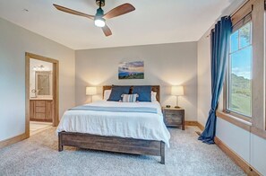 3 chambres, fer et planche à repasser, accès au Wi-Fi (inclus)