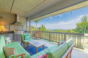 Property grounds - Chalakee Lodge CJ-2- Mountain View, Gated Resort, Indoor/Outdoor Pools & Hot Tub (Boone)