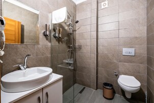 Standard Room | Bathroom | Slippers