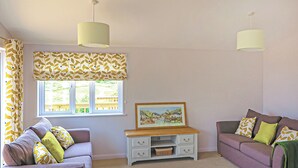 Living area - 2 bedroom accommodation in Doncaster, South Yorkshire (Doncaster, South Yorkshire)
