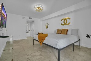 1 bedroom, desk, iron/ironing board, WiFi