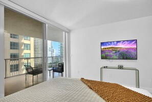 1 chambre, bureau, fer et planche à repasser, Wi-Fi