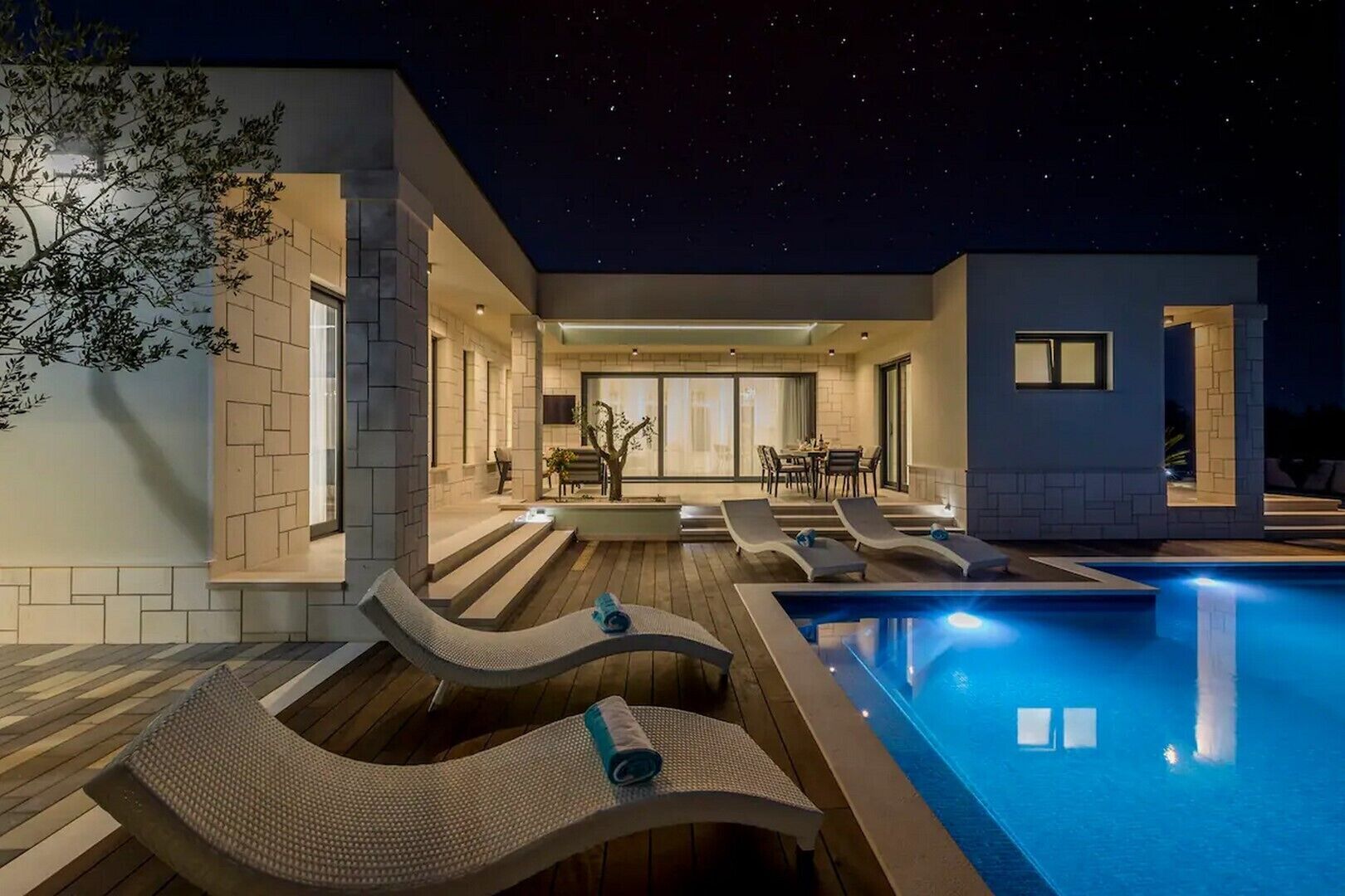 Et oppvarmet basseng