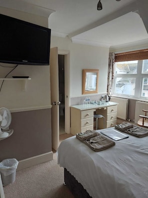 Iron/ironing board, free WiFi, bed sheets
