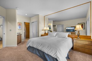 2 Schlafzimmer, Schreibtisch, Bügeleisen/Bügelbrett, kostenloses WLAN