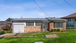 Exterior - The Bach House Pet Friendly in Malua Bay (MALUA BAY)