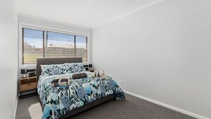 3 bedrooms, bed sheets