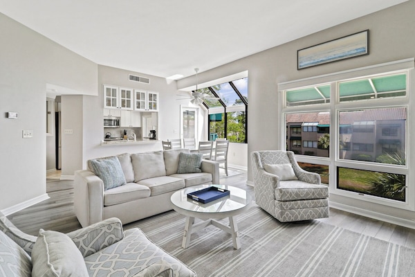 7484 Anchorage | Living Room