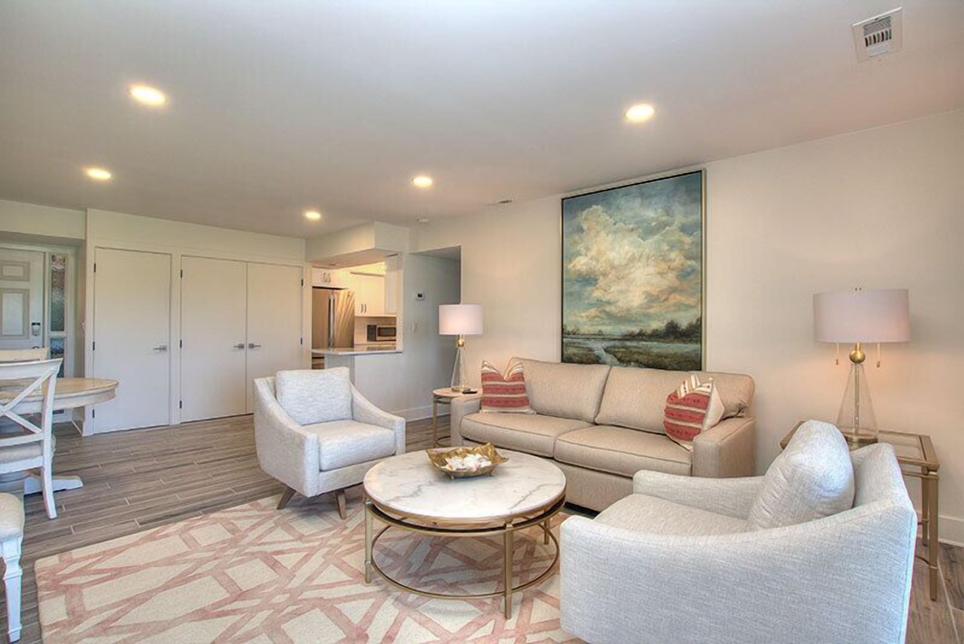 Stunning newly renovated 3rd floor villa in South Beach