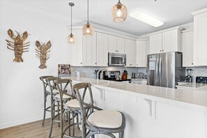 Fridge, microwave, oven, stovetop - CottageVacations4u "The Great Escape"-ocean view villa-pool club-direct beach access (Ocean Isle Beach)