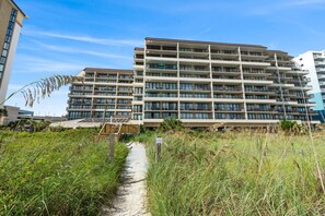 Exterior - Nicely decorated & well maintained oceanfront condo +Free Attraction Tickets! (North Myrtle Beach)