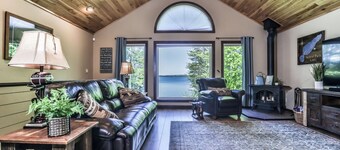 Stepaway Vacation Rentals- Up Nort Retreat
