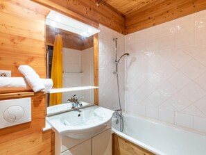 Bathroom - Les Moutières B1 et B2 (Val Claret) by Interhome (Tignes)