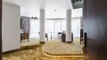 Executive Duplex Suite | 1 bedroom, hypo-allergenic bedding, minibar, in-room safe