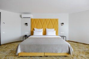 Executive Duplex Suite | Hypo-allergenic bedding, minibar, in-room safe, desk - VICTORIA Hotel Klaipėda (Klaipeda)