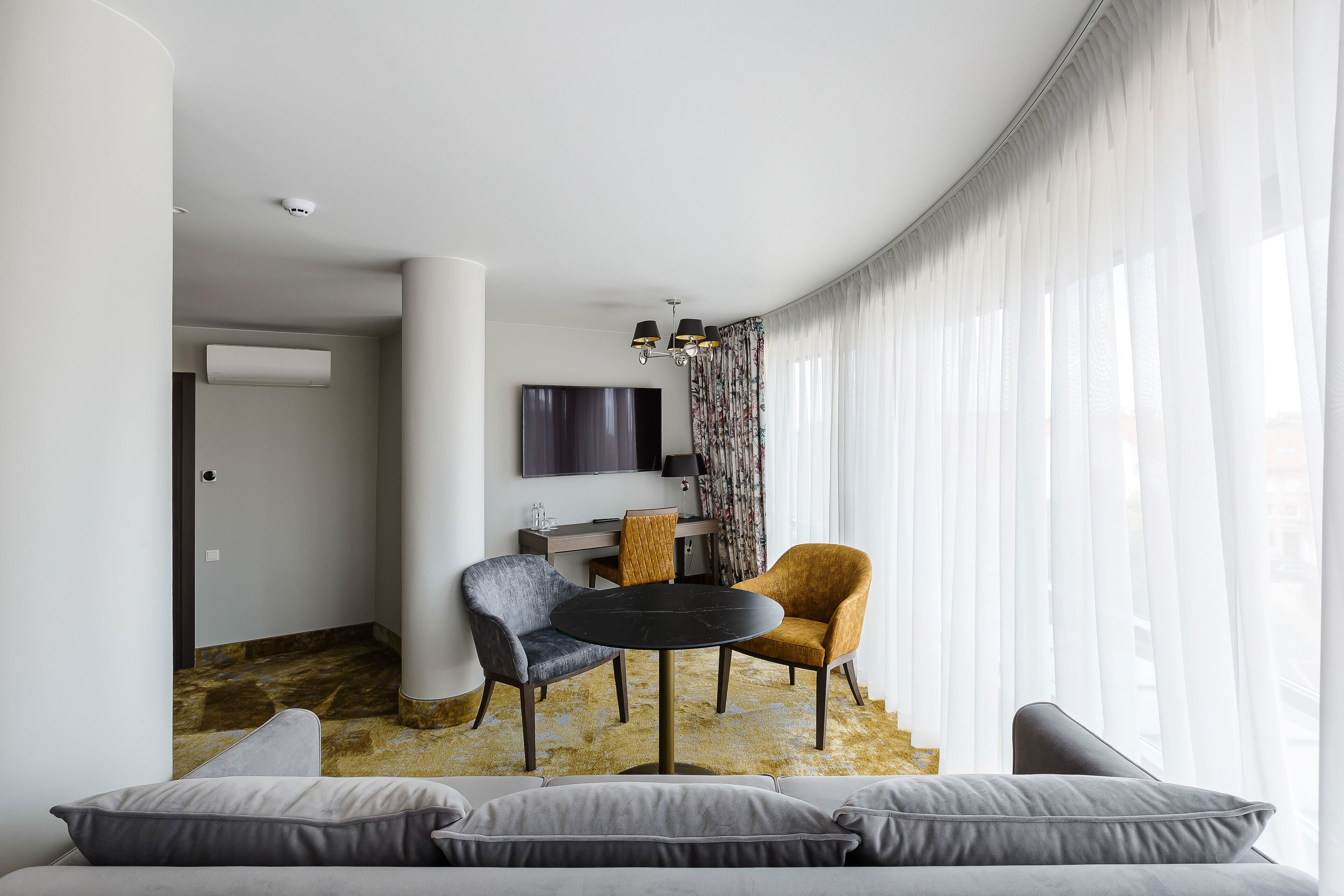 Executive Duplex Suite | Hypo-allergenic bedding, minibar, in-room safe, desk